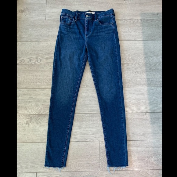 Levi’s High Rise Super Skinny Raw Hem Jeans - Picture 2 of 12
